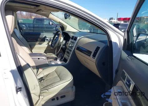 2010 Lincoln Mkx z USA, uszkodzony, nr VIN 2LMDJ8JC3ABJ17626